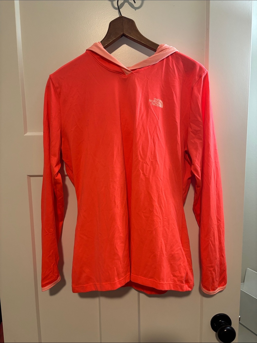 The North Face Women's Neon Coral Pink Hooded Lightweight pullover hoodie